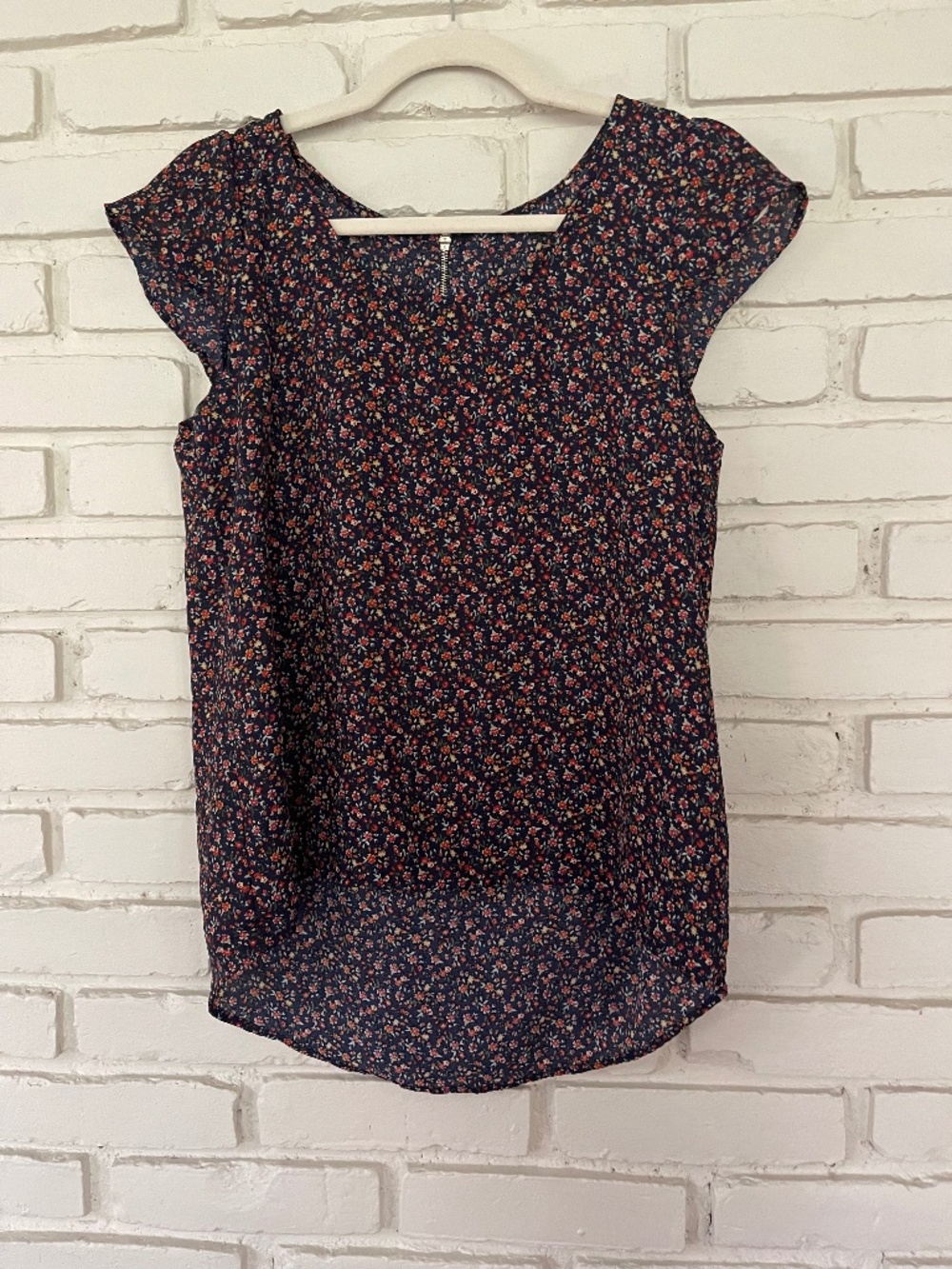 Cap Sleeve Floral Blouse with zipper on back